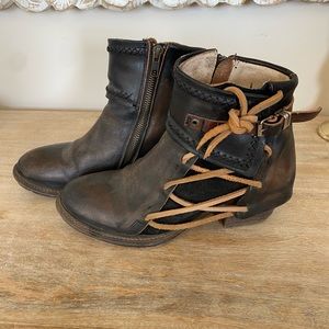 Freebird size 7 leather Max bootie EUC